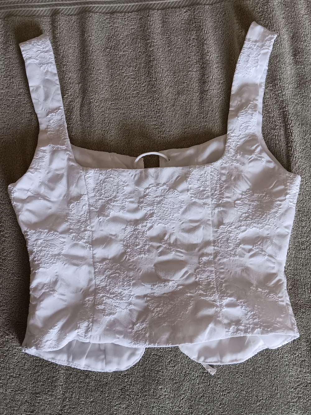 White Lace-Up Corset Crop Top - Picture 2 of 7